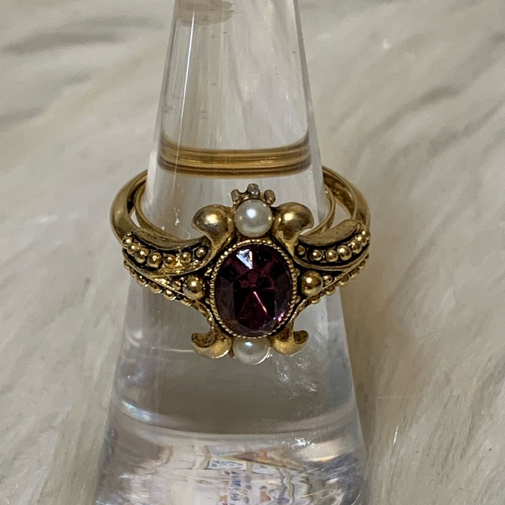Vintage Avon Renaissance Ring 8